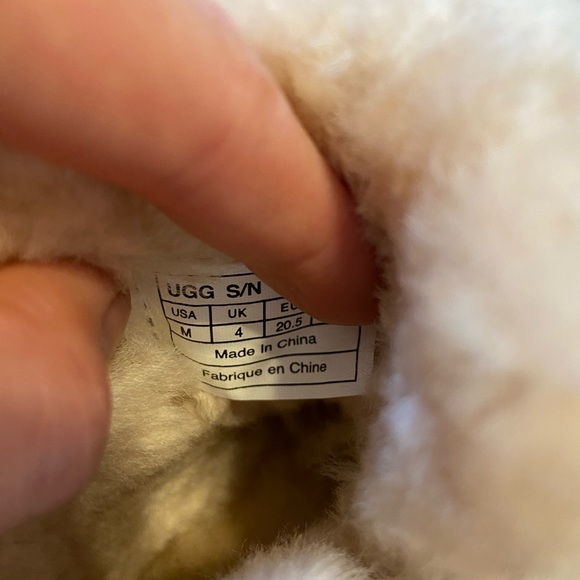 UGG Unisex Erin Booties Chestnut Infant Toddler Size M 12-24 Months - Picture 4 of 5